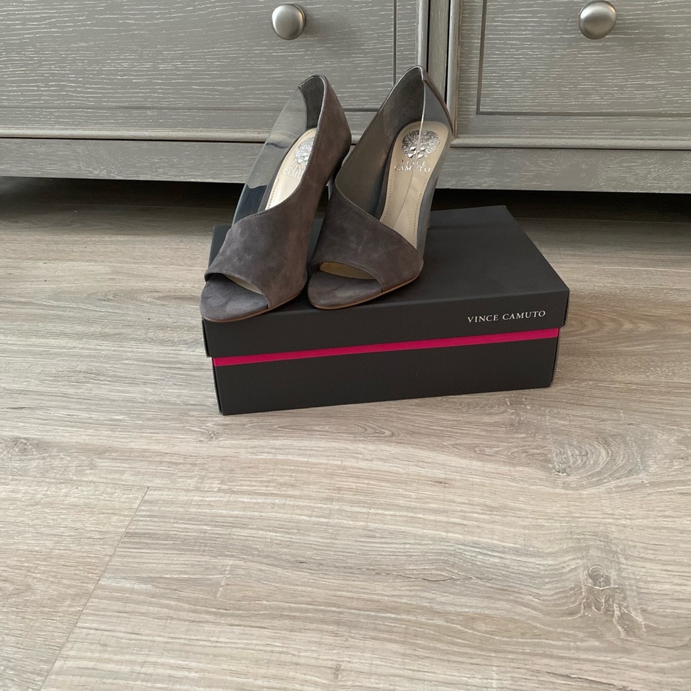 New Vince Camuto heels. - Picture 3 of 3